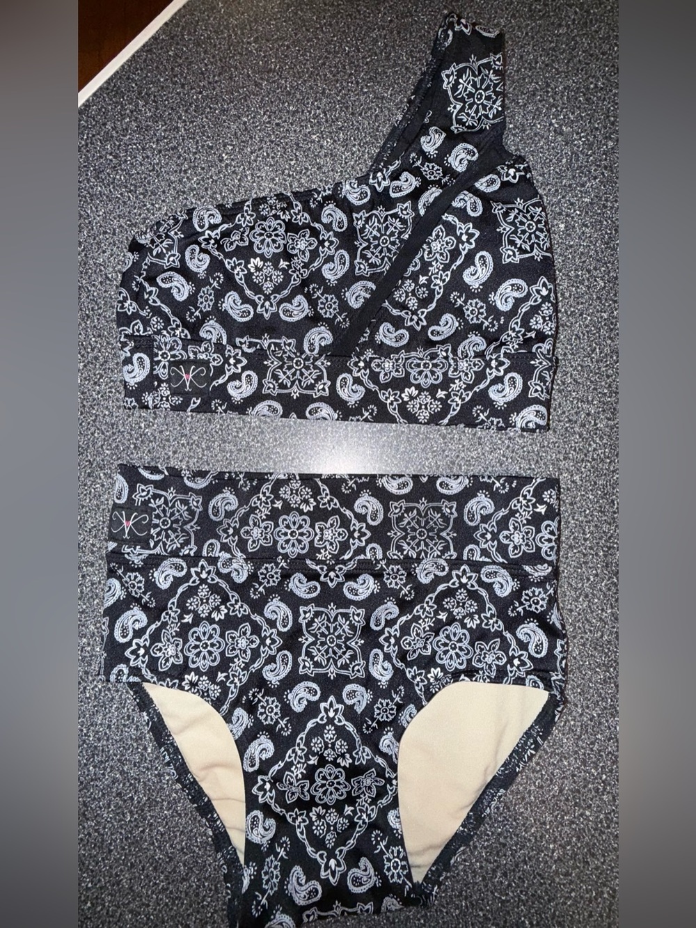 Kandi Kouture 2 Piece Dance Set Black Paisley Size Child Large (7/8)